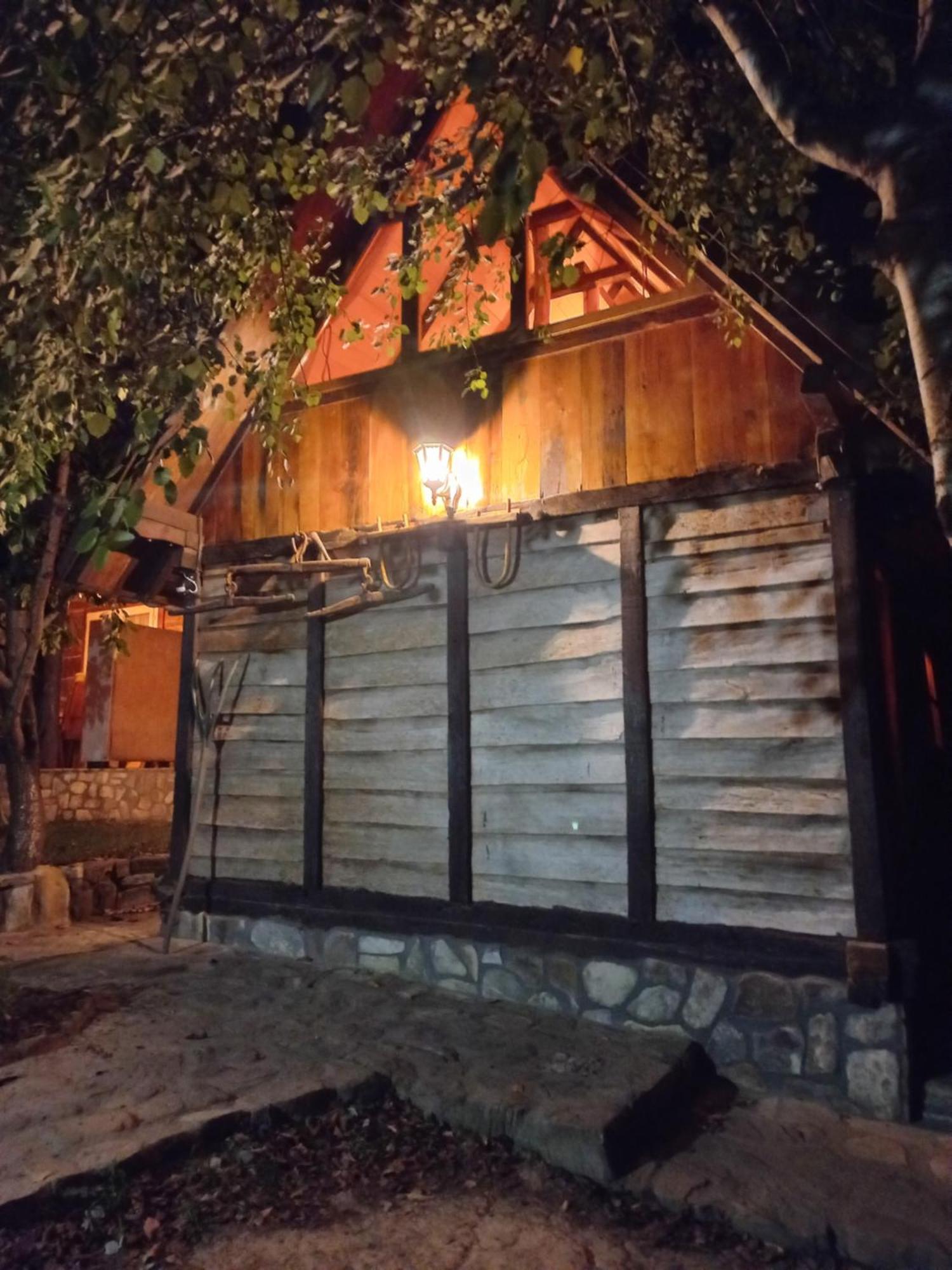 הוילה Gradacac Magaze De Luxe מראה חיצוני תמונה